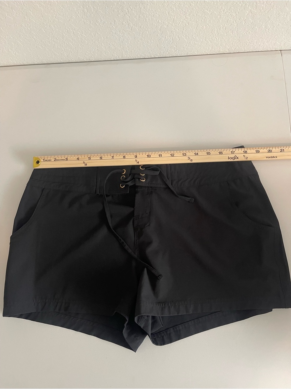 La Blanca All Aboard 3" Board Shorts Swim Cover Up Black Women's Size L - Picture 8 of 9